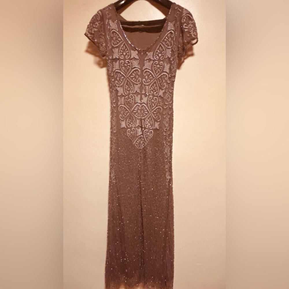 Chic Lace Maxi Dress in Brown